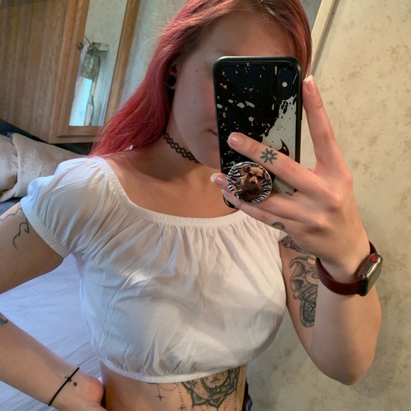 Hollister white crop top - Picture 2 of 7